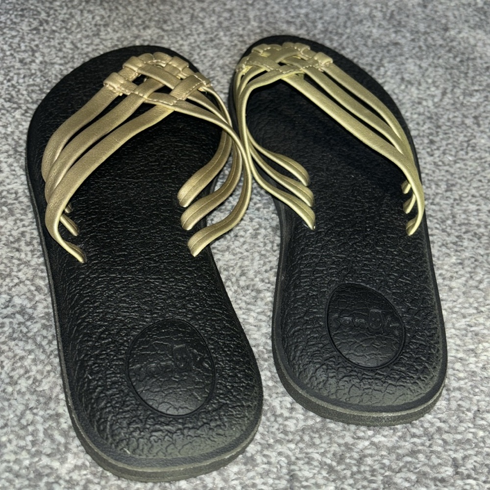 SANUK women’s yoga Metallica gold strappy sandals in size 6 - Picture 6 of 8